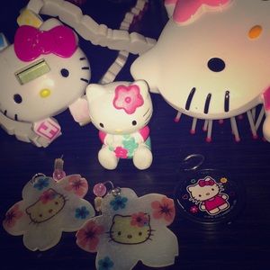Hello kitty bundle💞